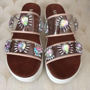 LIKE NEW! MIA Worn once! Too wide for my feet